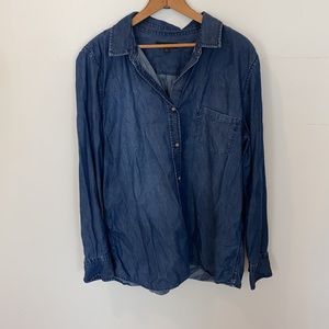 Banana republic button up chambray shirt